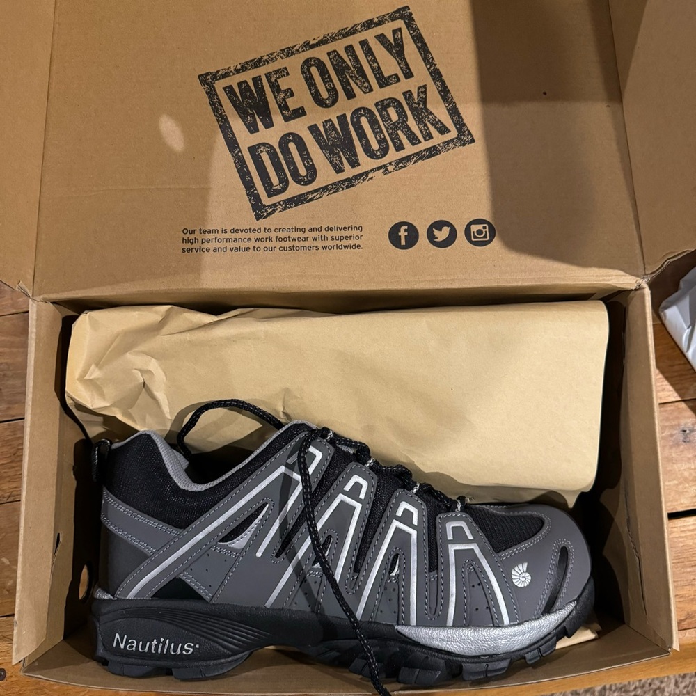 Men’s work boot, safety toe